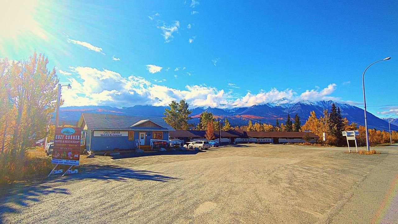 Cozy Corner Motel&Restaurant Haines Junction Exterior foto