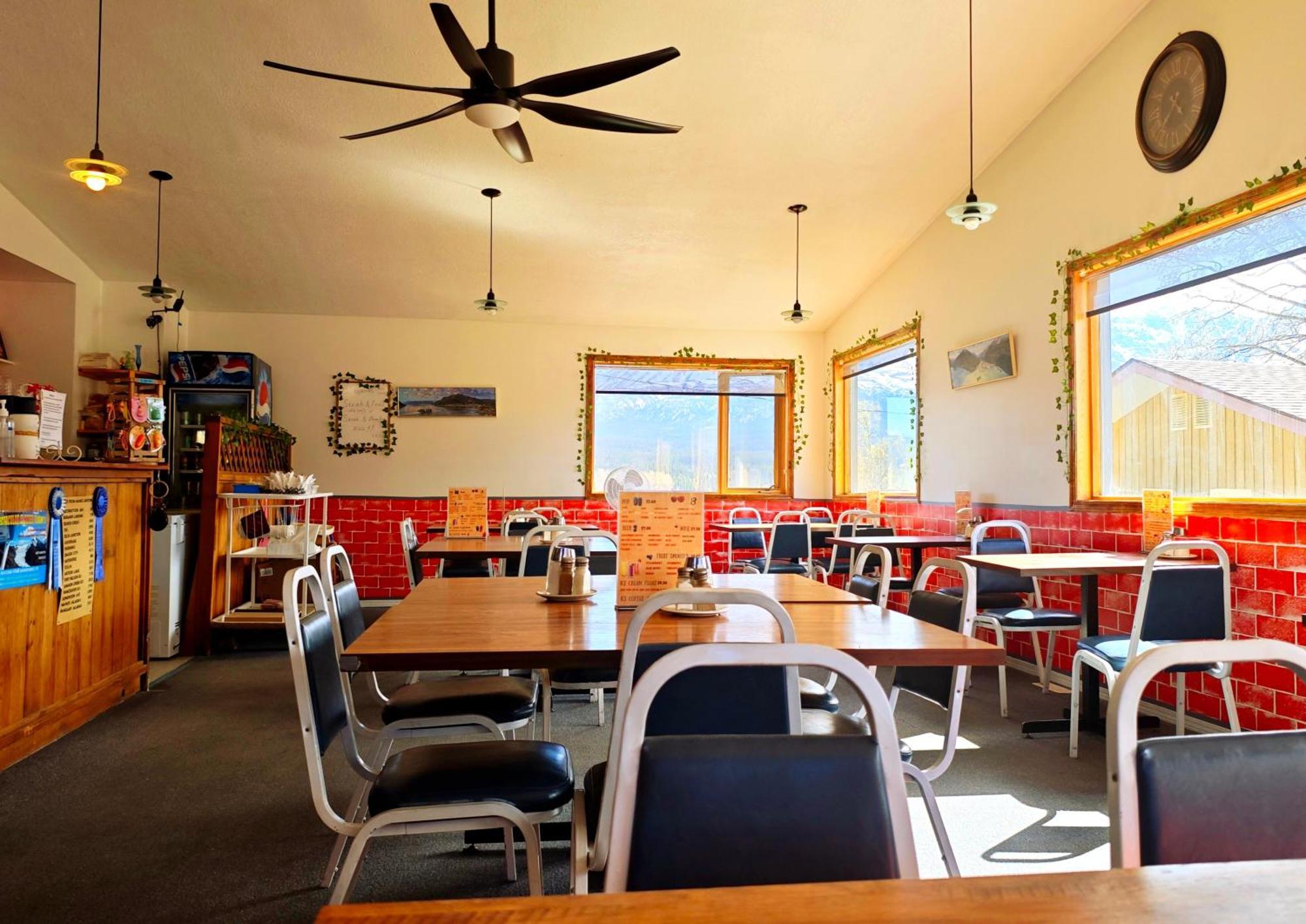 Cozy Corner Motel&Restaurant Haines Junction Exterior foto