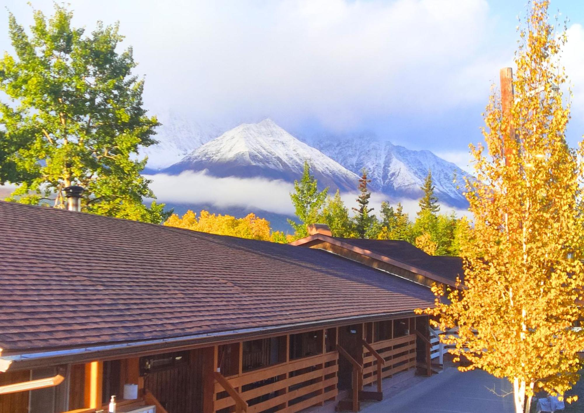 Cozy Corner Motel&Restaurant Haines Junction Exterior foto