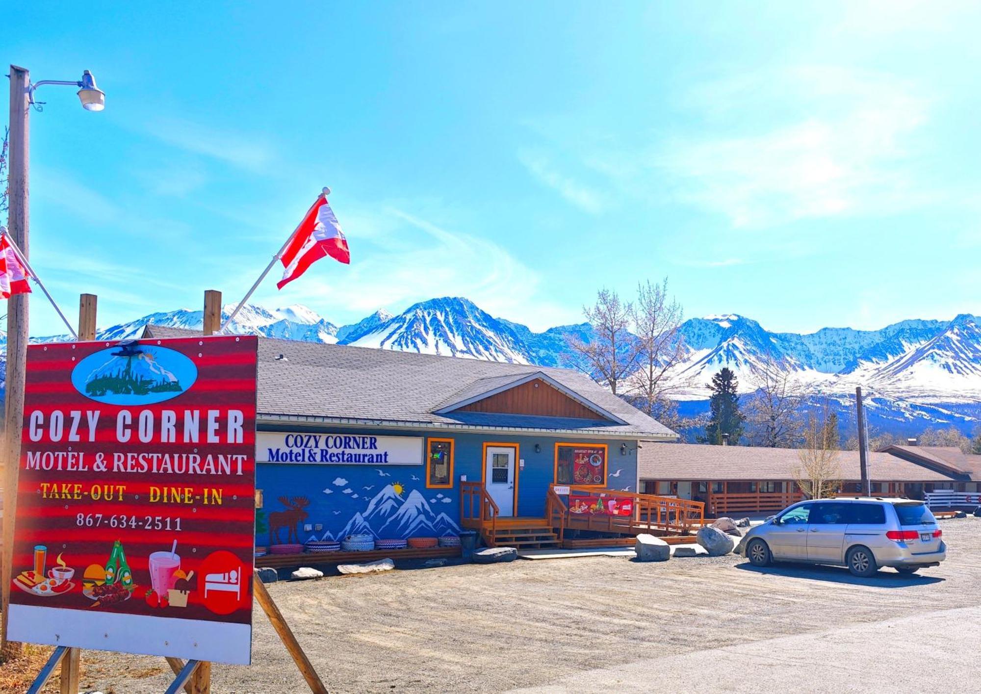 Cozy Corner Motel&Restaurant Haines Junction Exterior foto