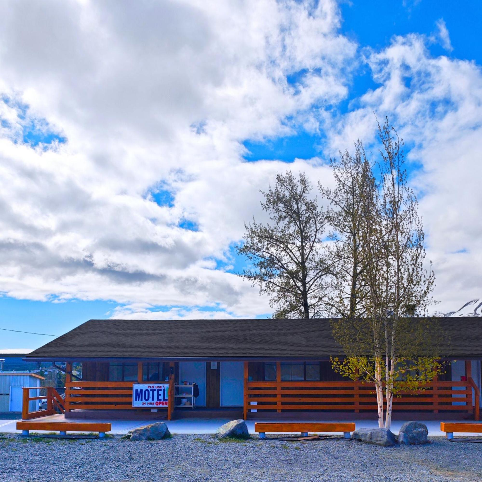 Cozy Corner Motel&Restaurant Haines Junction Exterior foto