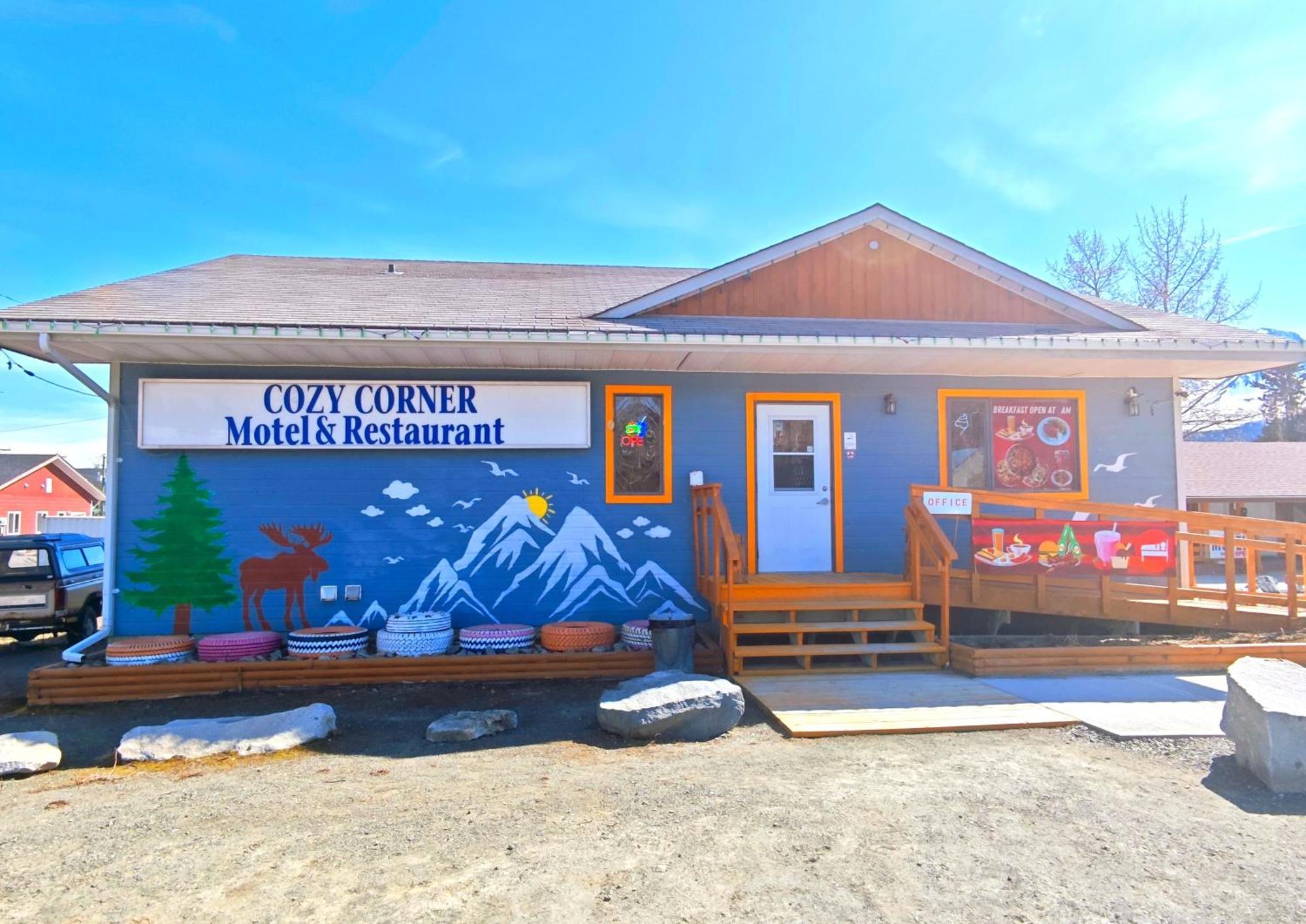Cozy Corner Motel&Restaurant Haines Junction Exterior foto
