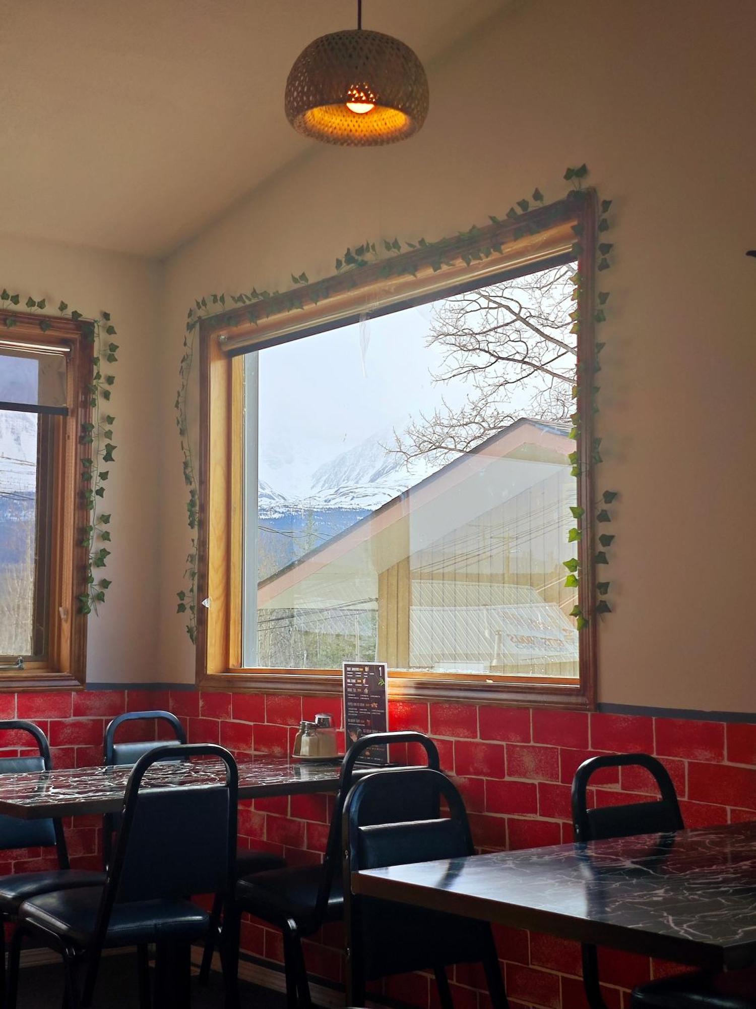 Cozy Corner Motel&Restaurant Haines Junction Exterior foto